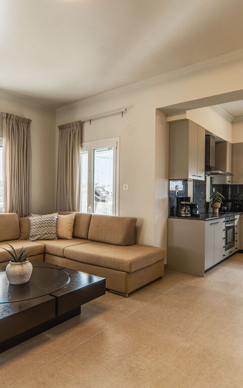 Villa Serenity: Kjøkken, Stue