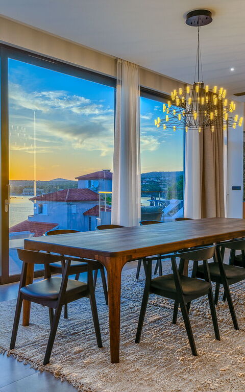 Villa Allina: Kjøkken, Lunsjrom, Stue