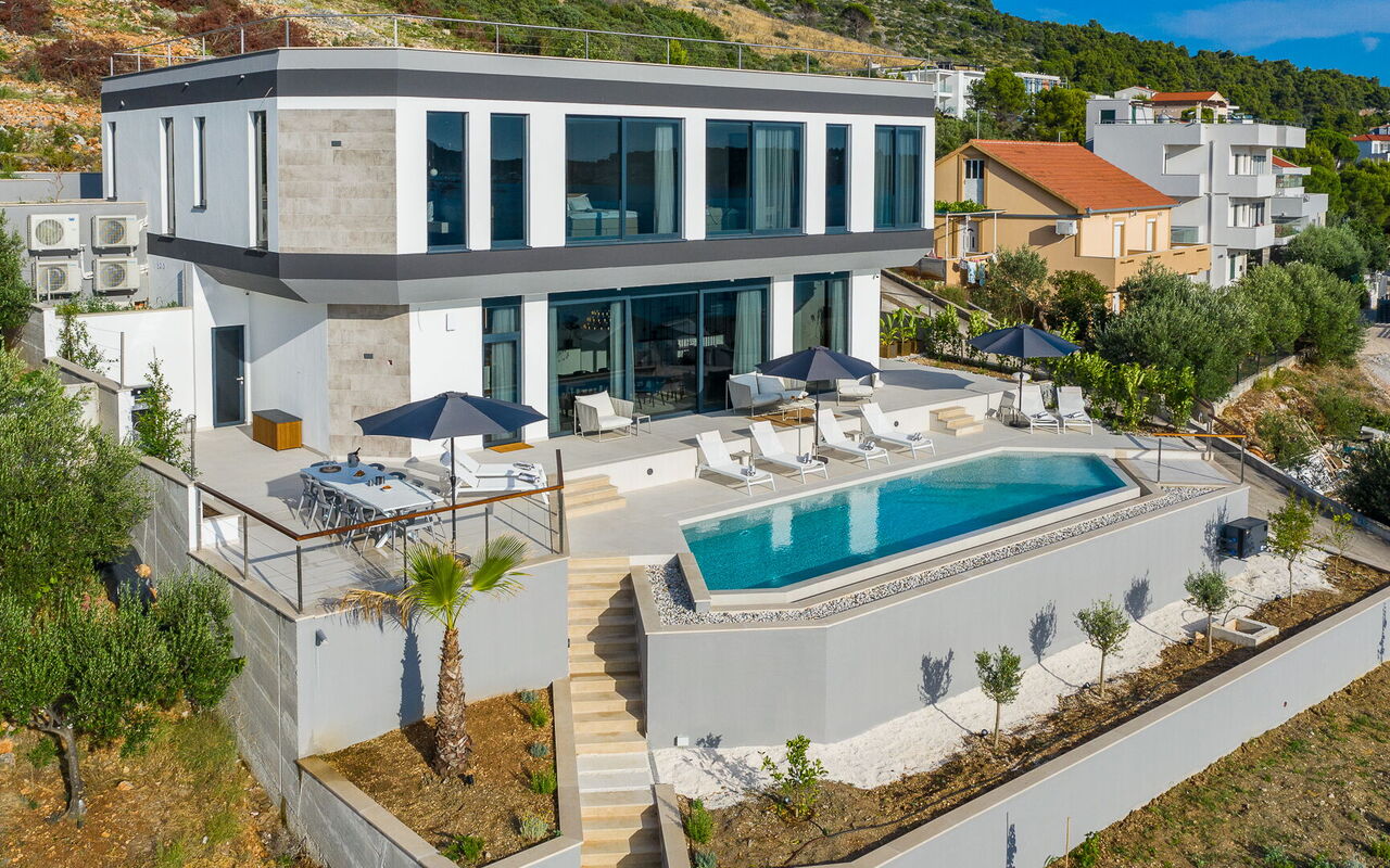 Villa Allina: basseng, Visningar