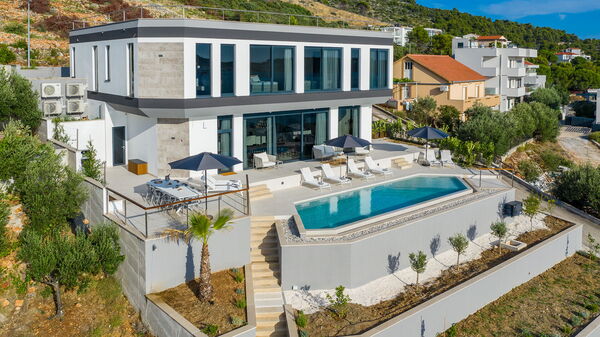 Villa Allina: basseng, Visningar