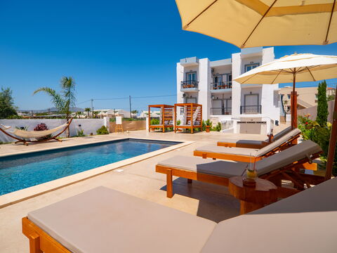 Christianna Apartments