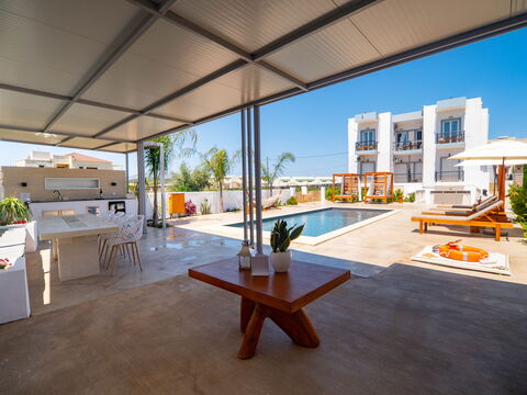 Christianna Apartments