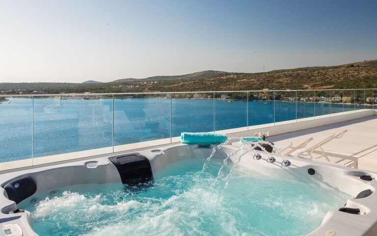 Villa Olive Vista 2: boblebad, Eksteriør, Utendørs, Visningar