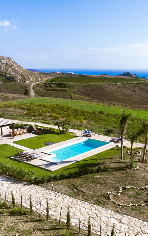 Villa Erakle: basseng, Hage, Visningar