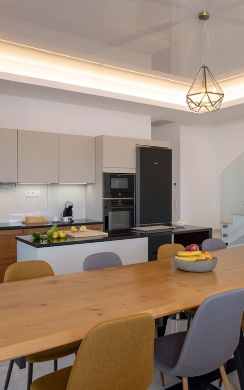 Villa Sunset: Kjøkken, Lunsjrom