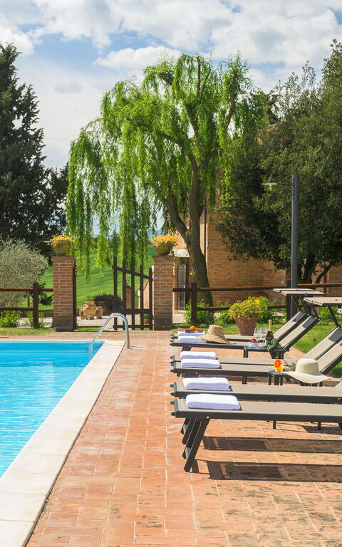 Villa la Contea: basseng, Eksteriør, Utendørs