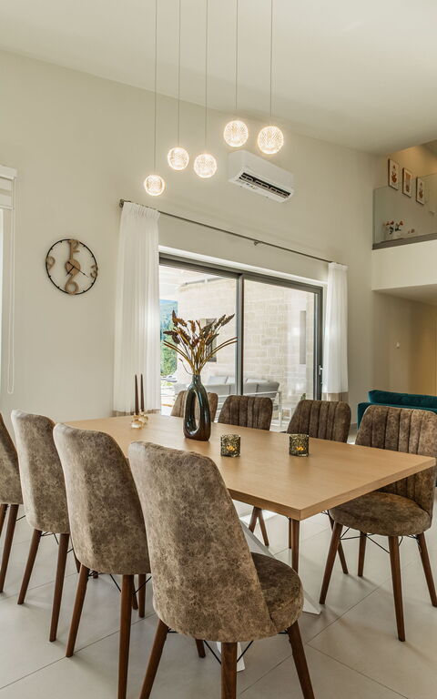 Villa Orientem Bis: Kjøkken, Lunsjrom, Stue