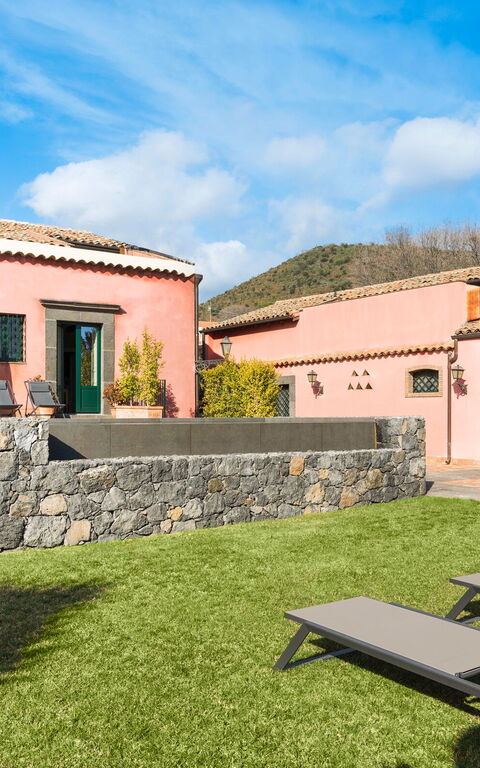 Micanera House: Eksteriør, Hage, Utendørs