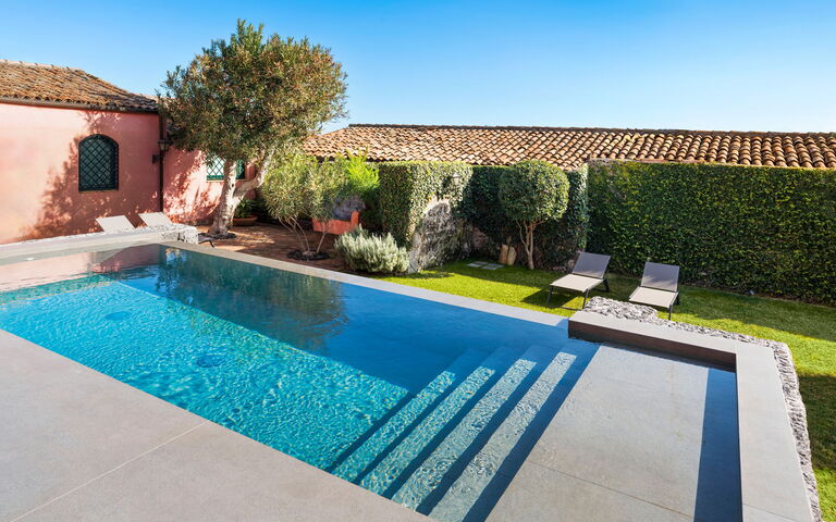 Micanera House: basseng, Eksteriør, Hage, Utendørs