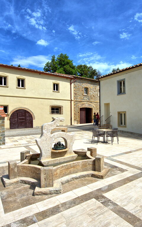 Borgo Ariano: Utendørs