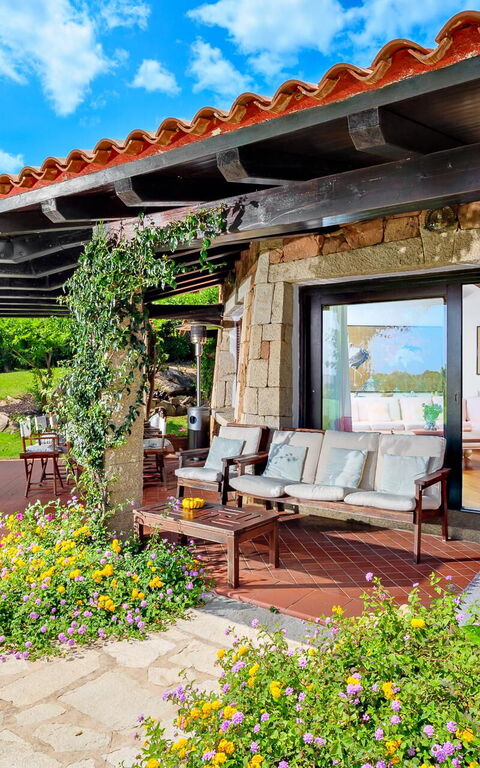 Villa Silenis: Balkong / terrasse / uteplass, Eksteriør, Hage, Utendørs