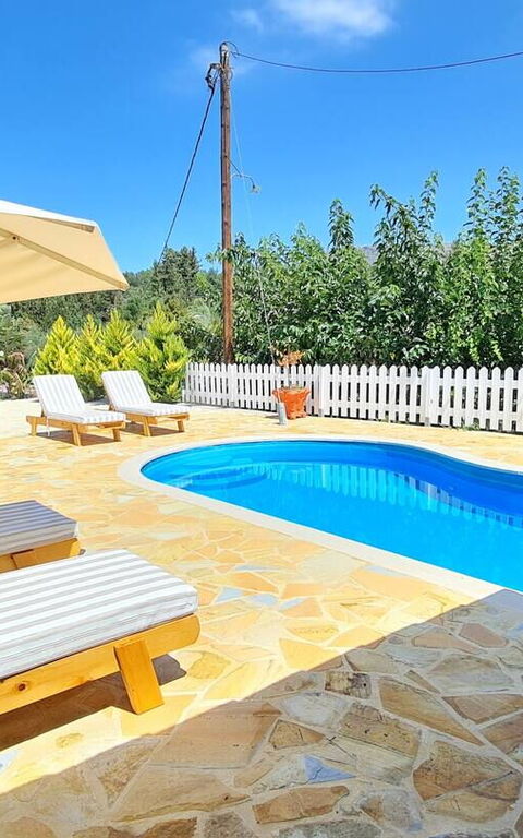 Villa Nikolas: basseng, Eksteriør