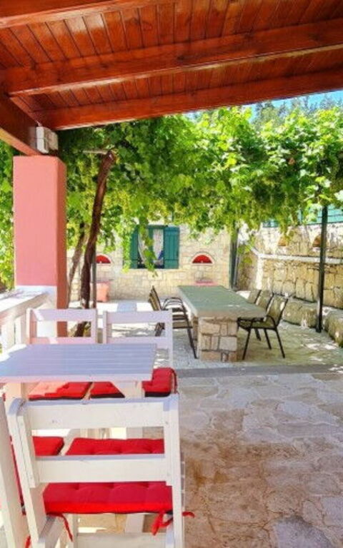 Villa Nikolas: Balkong / terrasse / uteplass, Eksteriør