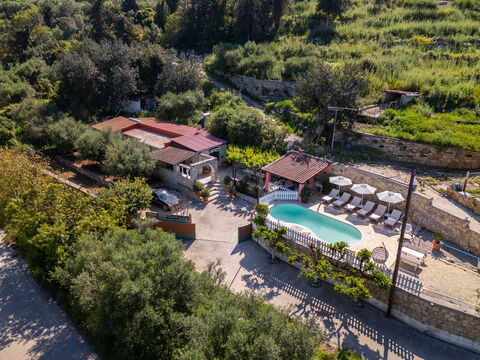 Villa Nikolas