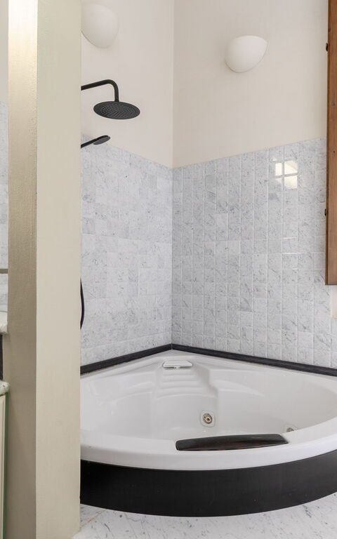 Villa Silvia: Baderom, boblebad