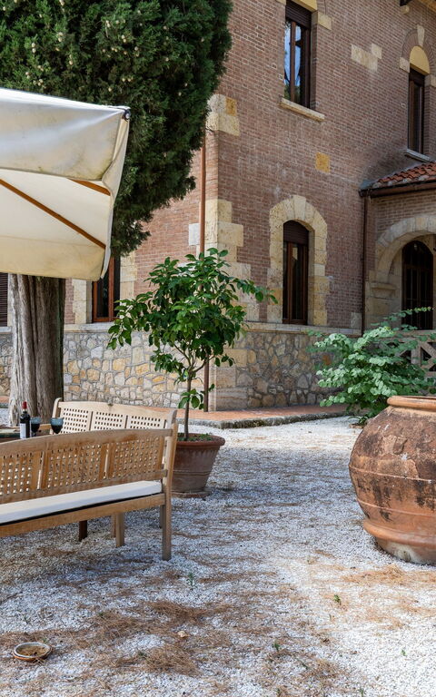 Villa Silvia: Balkong / terrasse / uteplass, Hovedinngang