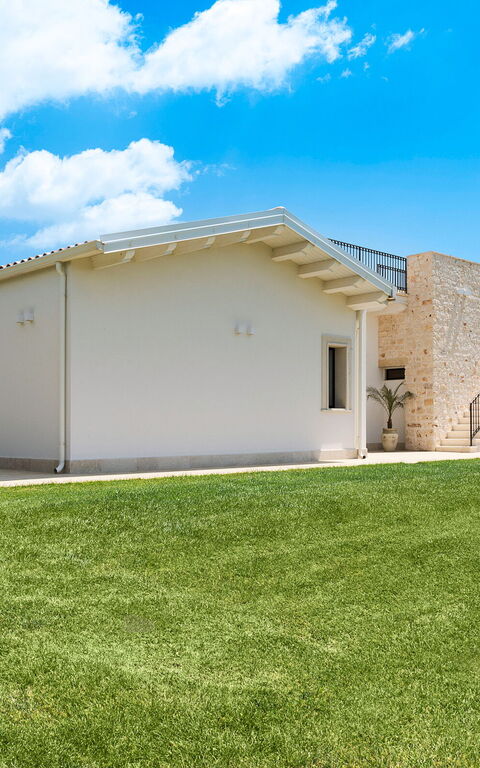 Netina Domus: Hage, Utendørs