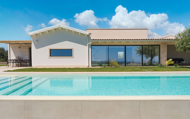 Netina Domus: basseng, Utendørs