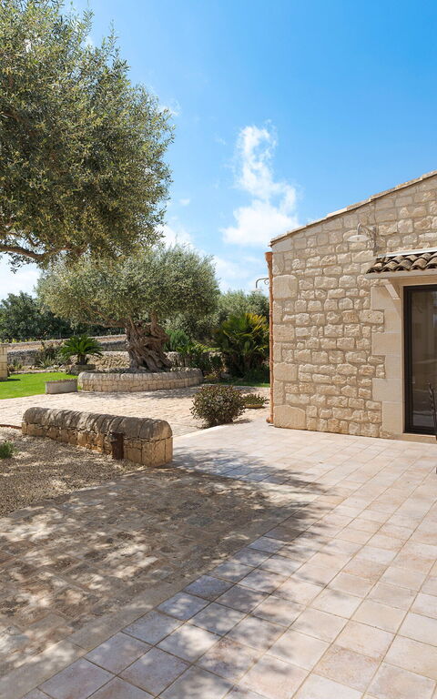 Corte Antigua: Eksteriør, Utendørs