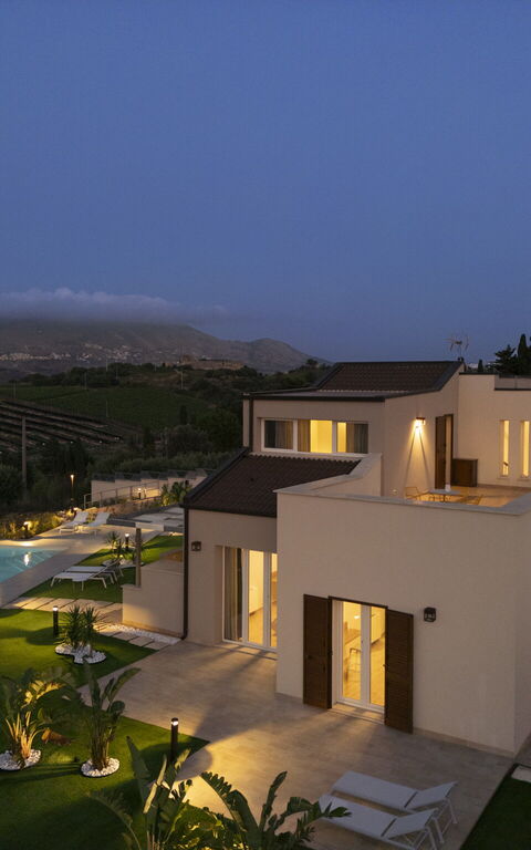 Villa Aversa: Balkong / terrasse / uteplass, basseng, Eksteriør, Hage, Utendørs