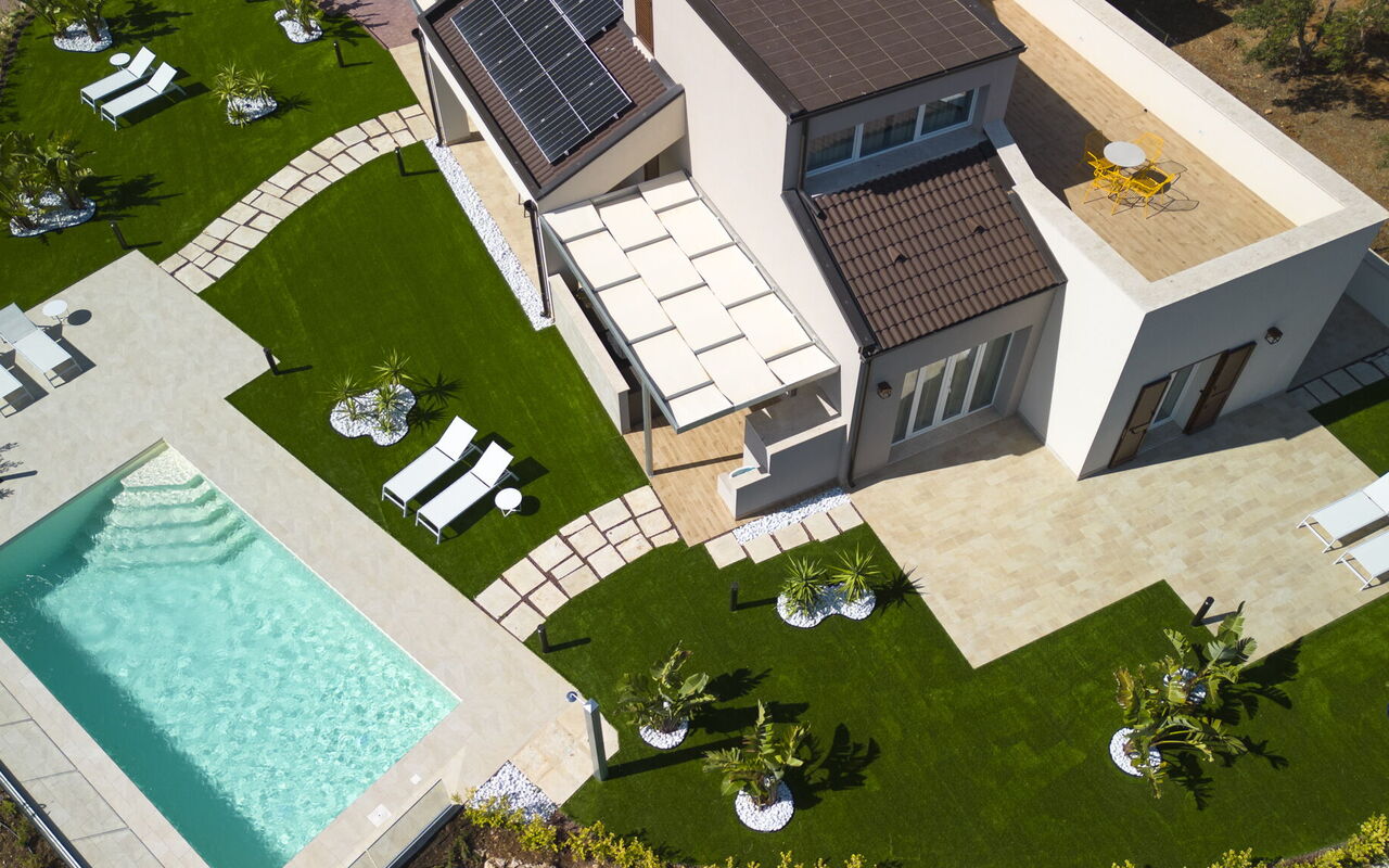 Villa Aversa: Balkong / terrasse / uteplass, basseng, Eksteriør, Hage, Utendørs