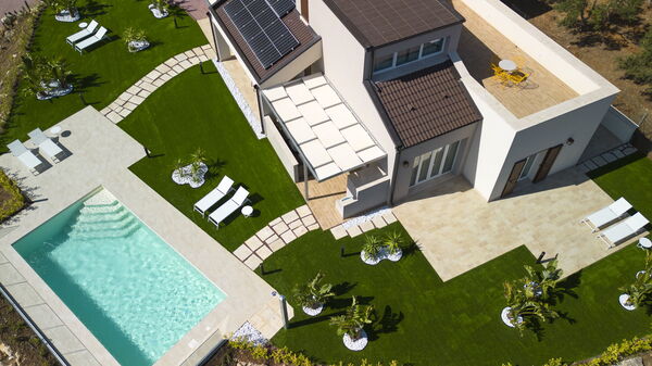 Villa Aversa: Balkong / terrasse / uteplass, basseng, Eksteriør, Hage, Utendørs