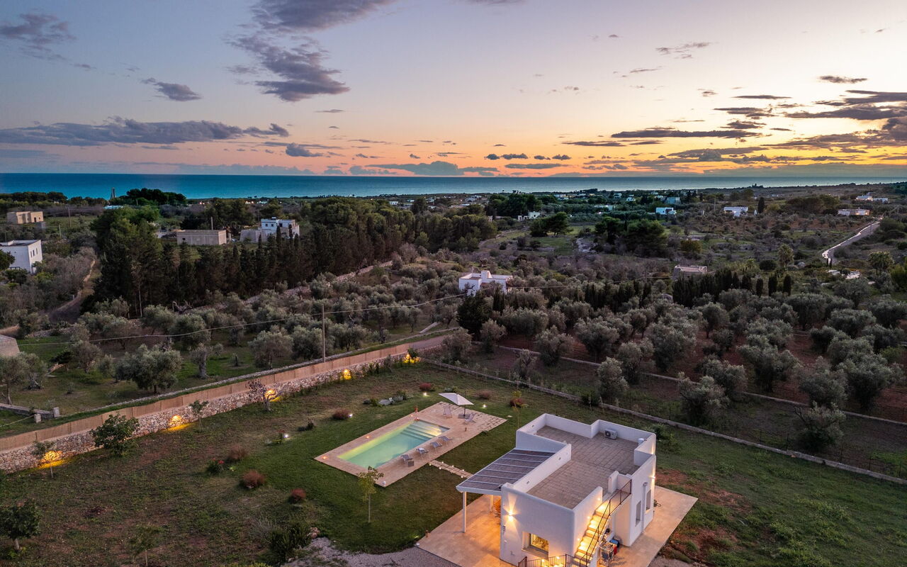 Villa Incantesimo: basseng, Hage, Visningar