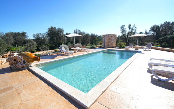 Trullo Samanta: Eksteriør, Utendørs