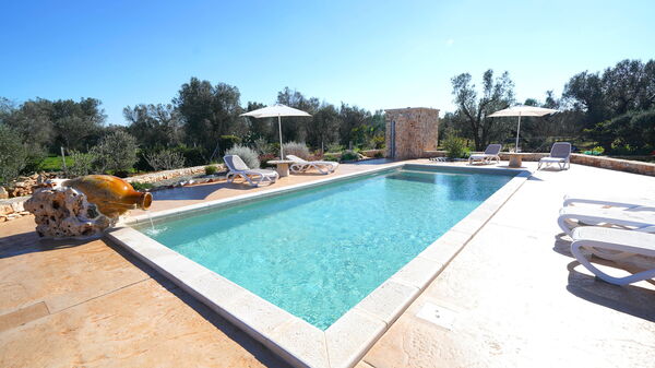 Trullo Samanta: Eksteriør, Utendørs