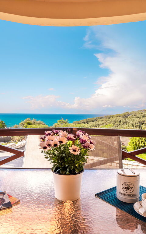 Villa Irida: Balkong / terrasse / uteplass, Visningar