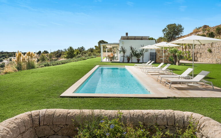 Villa Petite Afrique: basseng, Eksteriør, Hage, Utendørs