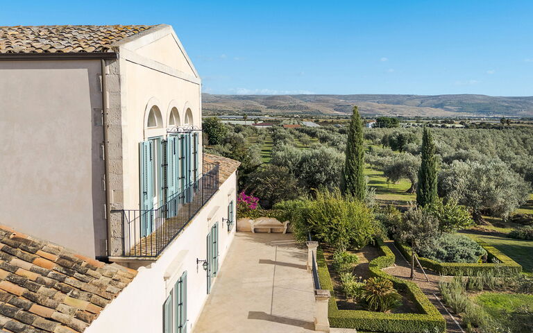 Domus Olivae: Balkong / terrasse / uteplass, Eksteriør, Hage, Utendørs, Visningar