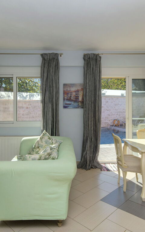 Doctor'S House: Lunsjrom, Stue