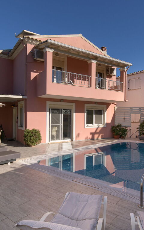 Doctor'S House: basseng, Eksteriør, Utendørs