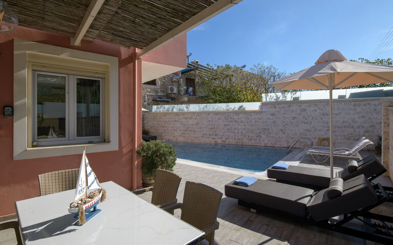 Doctor'S House: basseng, Eksteriør, Utendørs