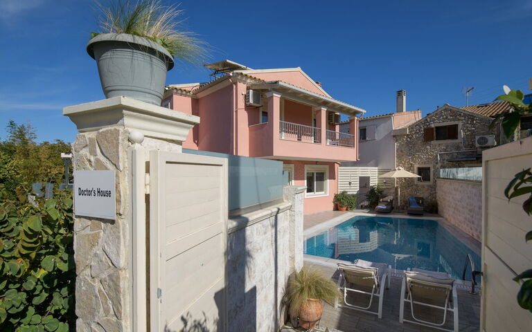 Doctor'S House: basseng, Eksteriør, Utendørs