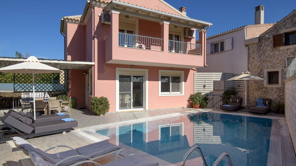 Doctor'S House: basseng, Eksteriør, Utendørs