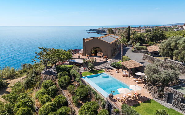 Villa Continella: basseng, Hage, Visningar