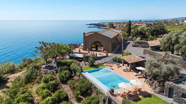 Villa Continella: basseng, Hage, Visningar