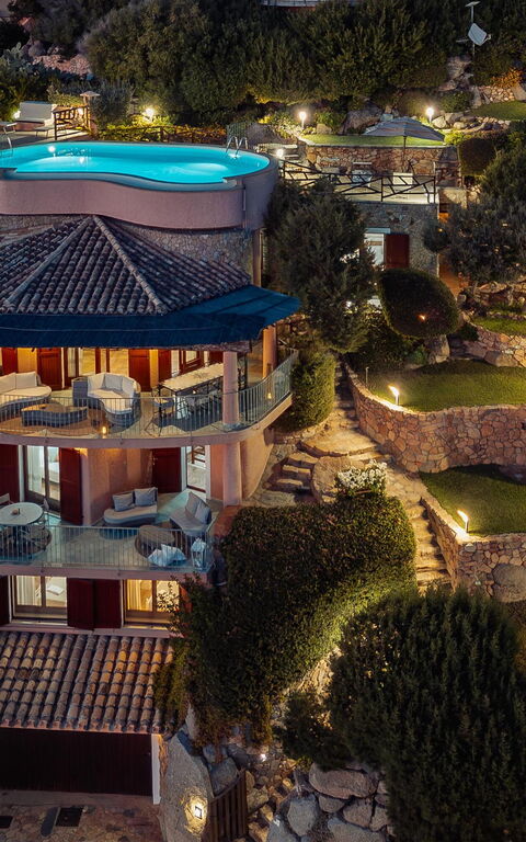 Villa Atlantide: basseng, Hage, Visningar