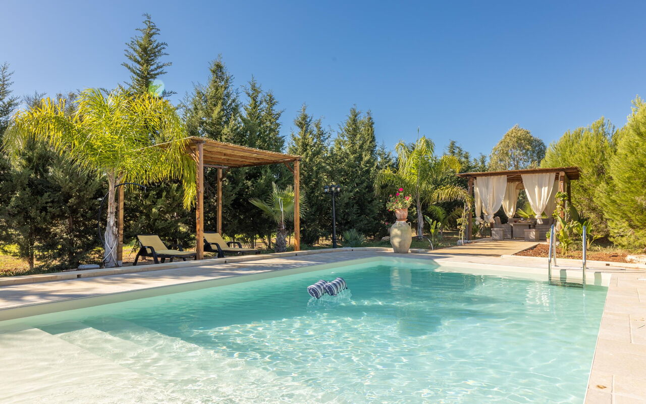 Villa Renedda: basseng, Eksteriør, Utendørs