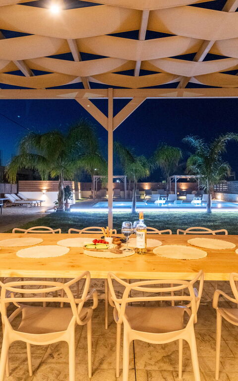 Villa Olympia: Balkong / terrasse / uteplass, basseng, Eksteriør, Utendørs