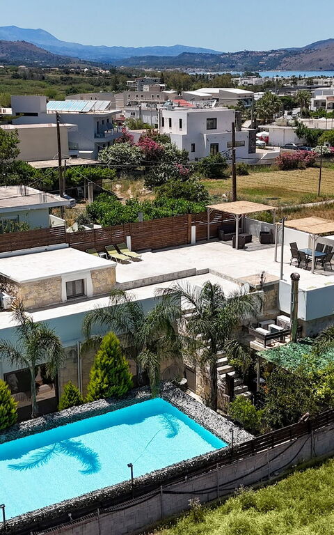 Villa Olympia: basseng, Visningar