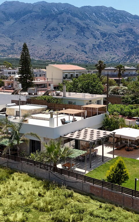 Villa Olympia: basseng, Visningar