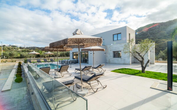 Villa Vasilissa: Eksteriør, Utendørs