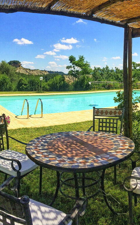 Villa Civita: basseng, Hage