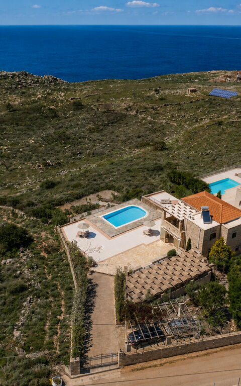 Villa Pi: Utendørs, Visningar