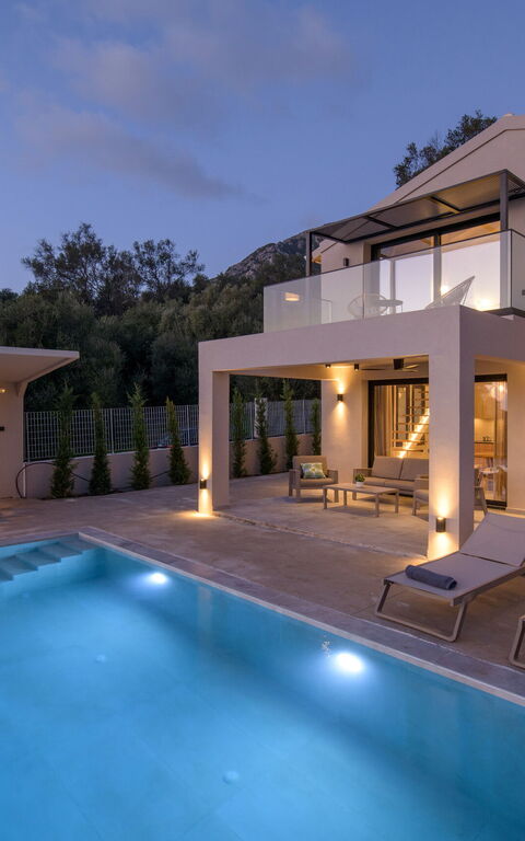 Villa Elais: basseng, Utendørs