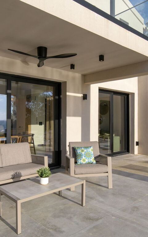 Villa Elais: Utendørs