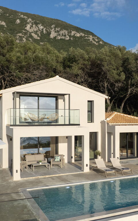 Villa Elais: basseng, Utendørs